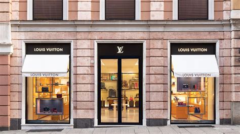 louis vuitton usate genova|Louis Vuitton Genova store, Italy.